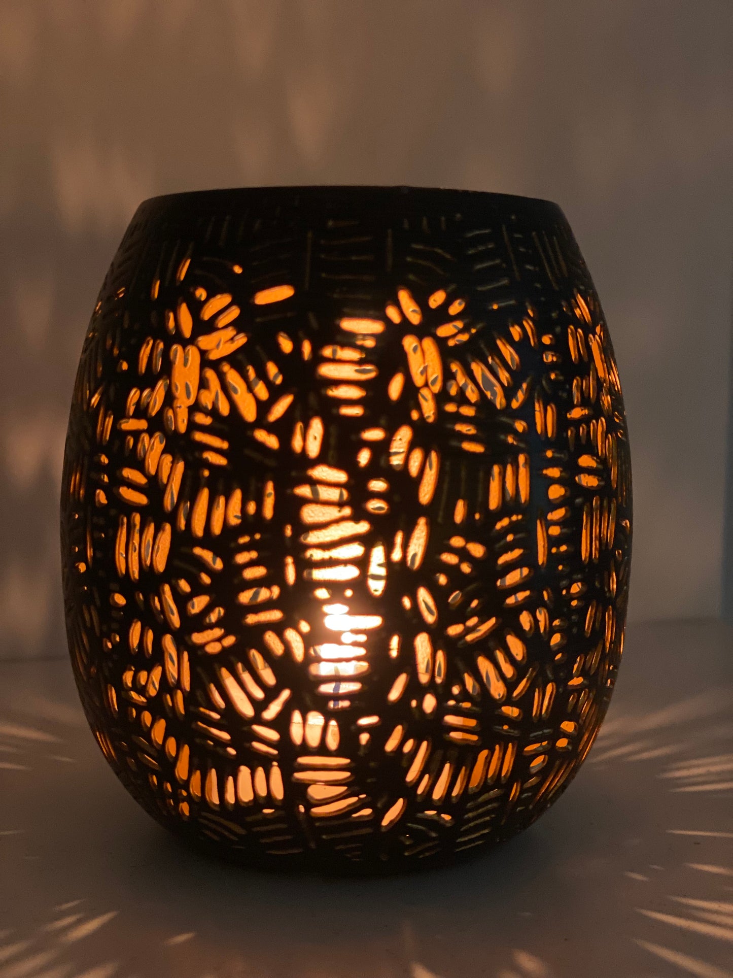 Black & Gold Silhouette Tealight Holder